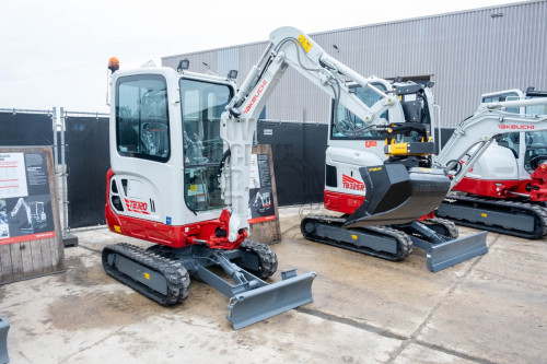 EC02 Basic aan Takeuchi TB320